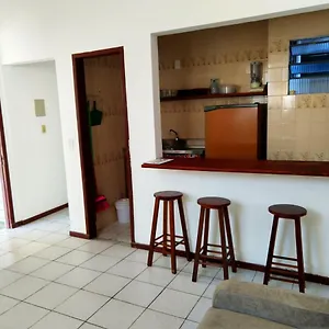 Apartamento 100m Da Praia: Espacoso, Florianópolis