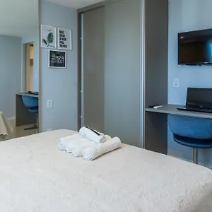 Flat E Sala, 400 Metros Da De Boa Viagem, Com Piscina, Wi-fi 220mbps , Recife Brasil