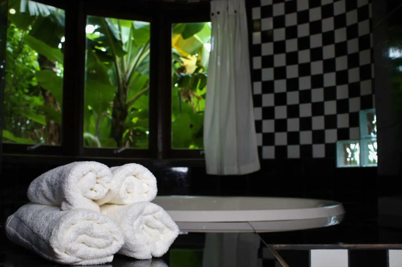 Luxury Suites Vila Indonesia غاروبابا بيت للعطل