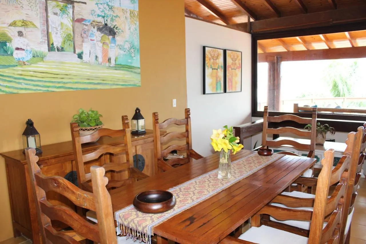 Luxury Suites Vila Indonesia غاروبابا